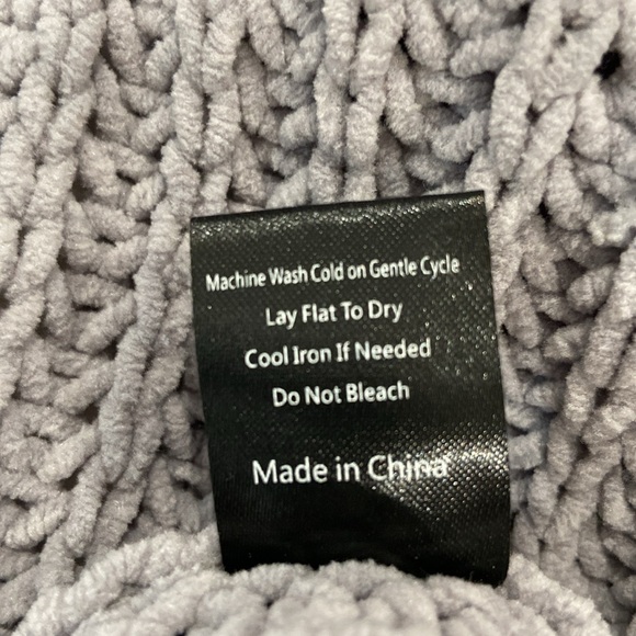 POL Oversized Chunky Cardigan Sweater. Size Small. Color Gray - Picture 6 of 7